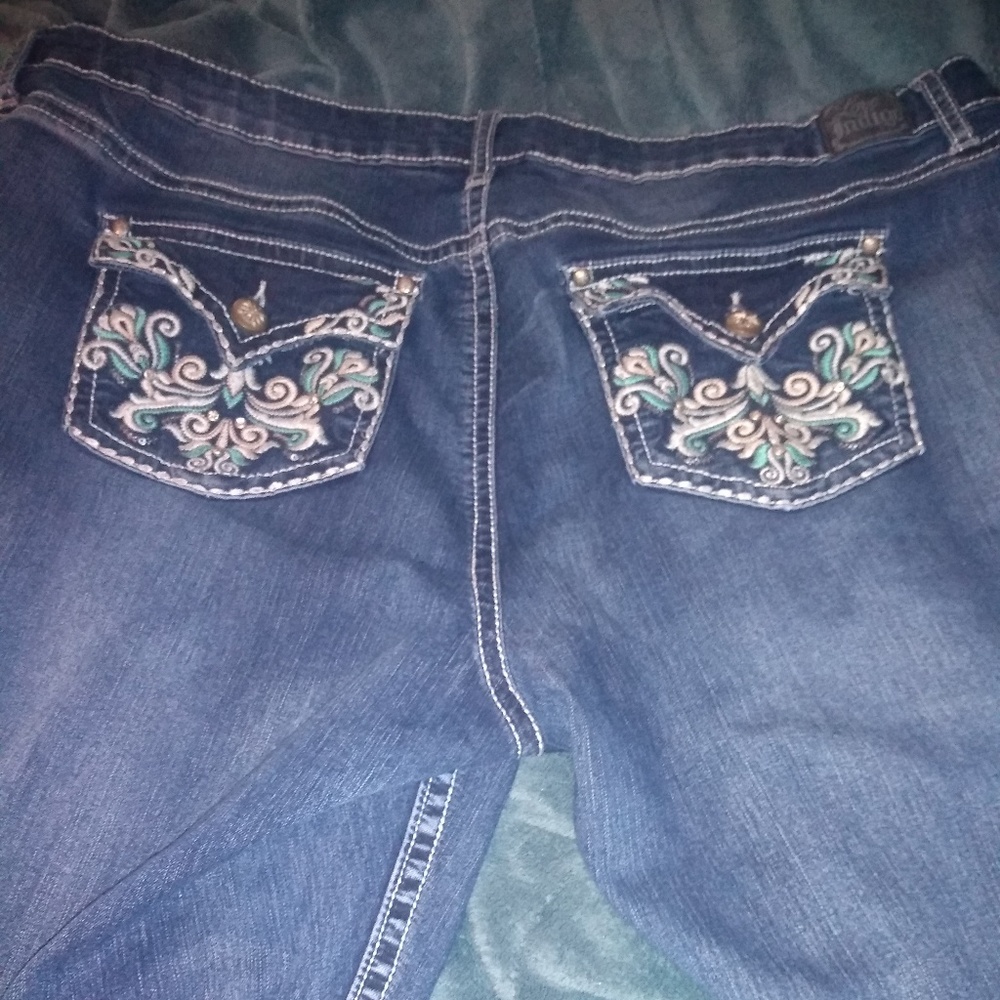 NWOT Love Indigo Capris